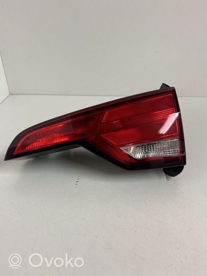 Audi A4 S4 B9 Lampy tylnej klapy bagażnika 8W9945076A