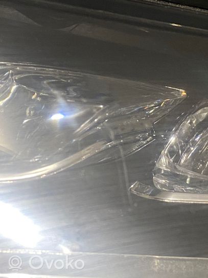 Mercedes-Benz C W205 Lampa przednia A2059069404