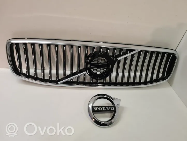 Volvo S90, V90 Etupuskurin ylempi jäähdytinsäleikkö 31383515