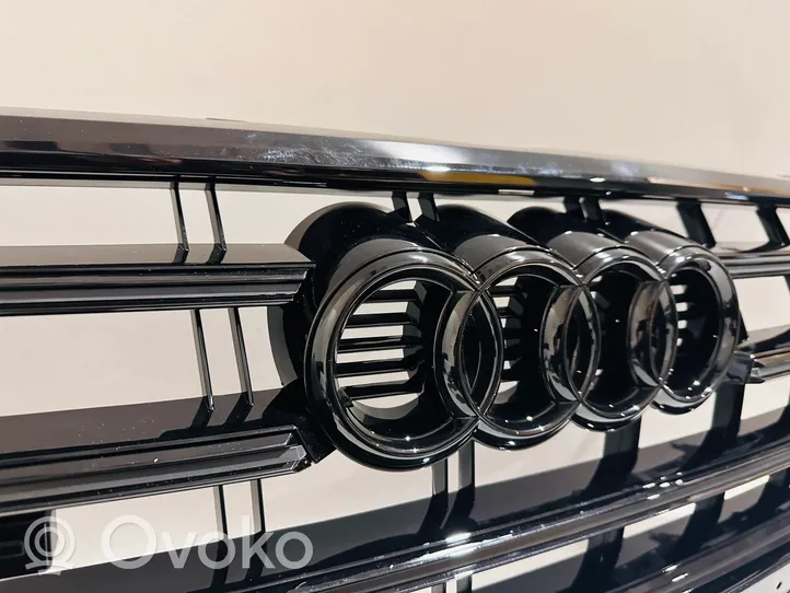 Audi Q5 SQ5 Grotelės viršutinės 