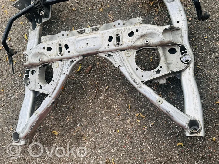 BMW 5 G30 G31 Sous-châssis avant 686110614