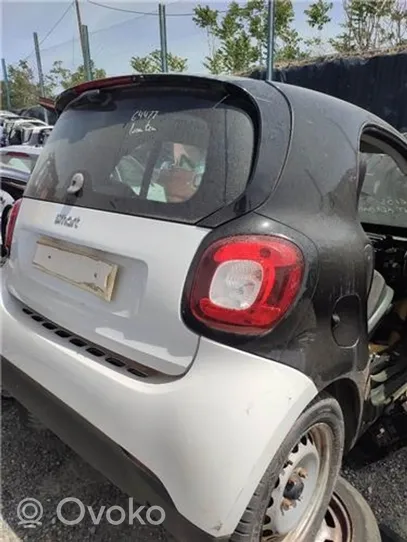 Smart ForTwo III C453 Spojler klapy tylnej / bagażnika 