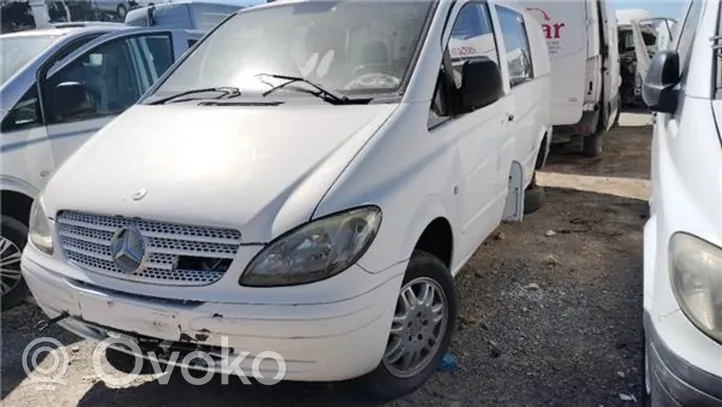 Mercedes-Benz Vito Viano W639 Moteur d'essuie-glace arrière 