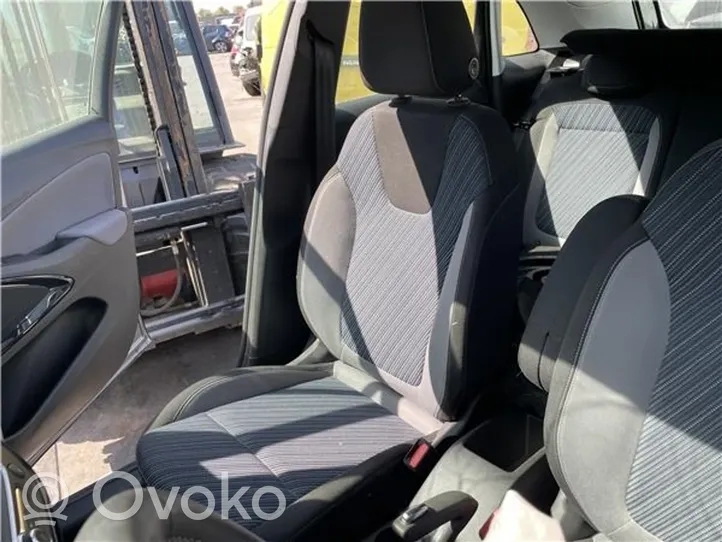 Opel Crossland X Fotel przedni pasażera 