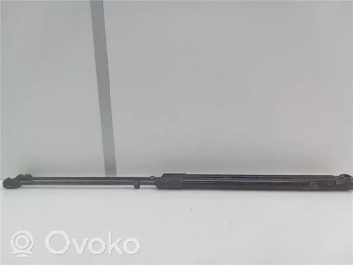 Audi Q2 - Takaikkunan kaasujousi 81a827552b