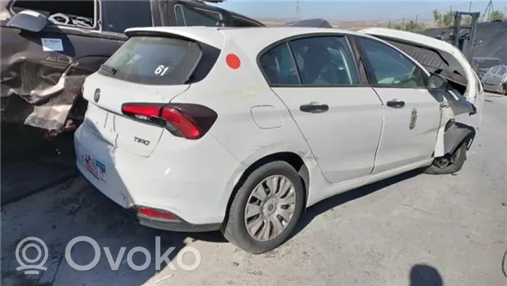 Fiat Tipo Półka tylna bagażnika 