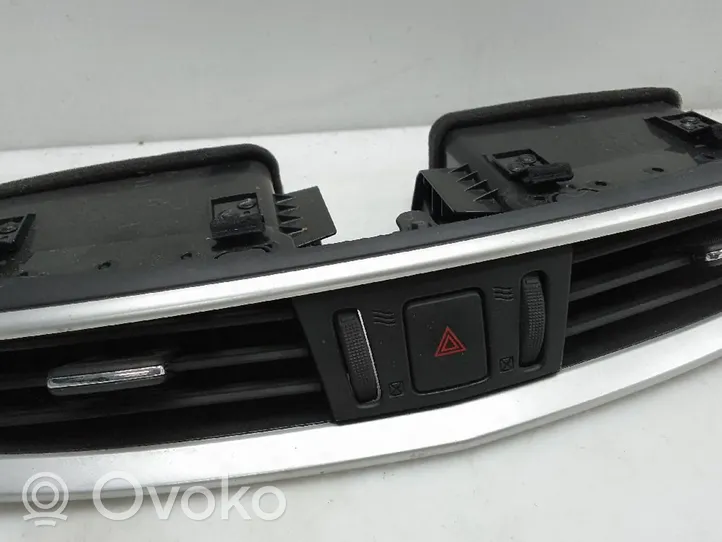 Nissan X-Trail T32 Dash center air vent grill 687504ce0a