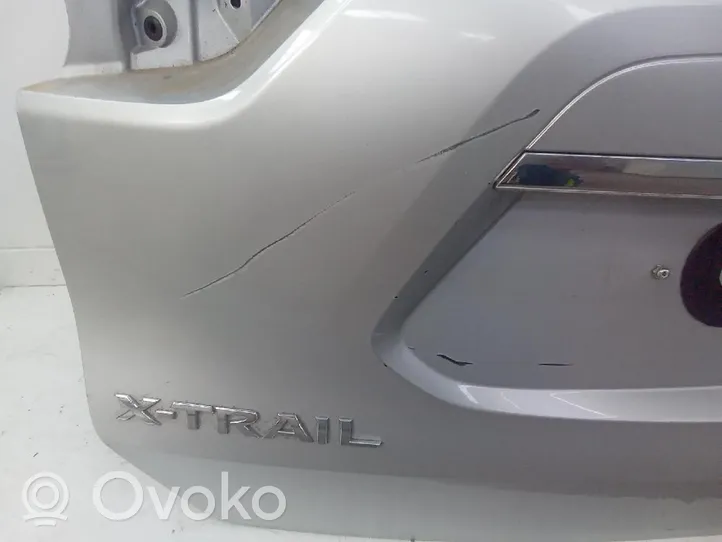 Nissan X-Trail T32 Tylna klapa bagażnika 