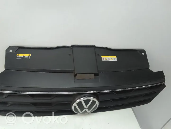 Volkswagen T-Roc Atrapa chłodnicy / Grill 2GA853651