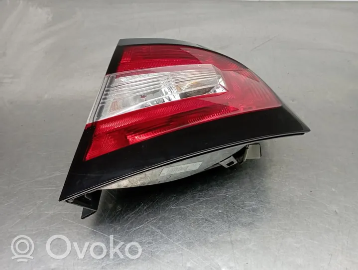 Skoda Fabia Mk3 (NJ) Lampy tylnej klapy bagażnika 