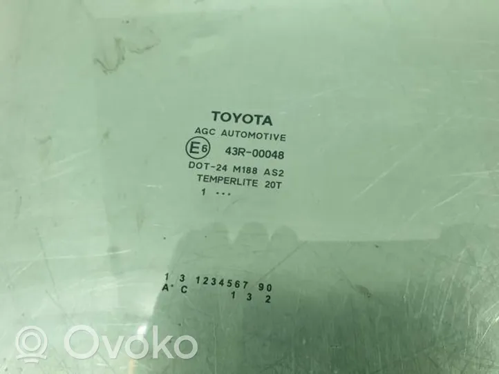 Toyota Yaris Vetro del finestrino della portiera posteriore 