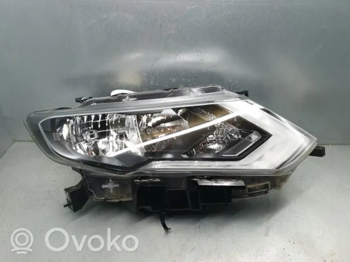 Nissan X-Trail T32 Headlight/headlamp 