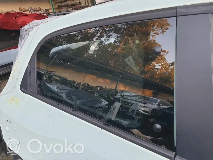 Renault Twingo III aizmugurējo durvju stikls 