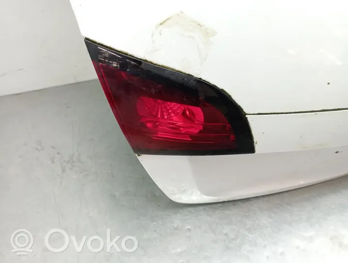 Citroen DS4 Lampy tylnej klapy bagażnika 