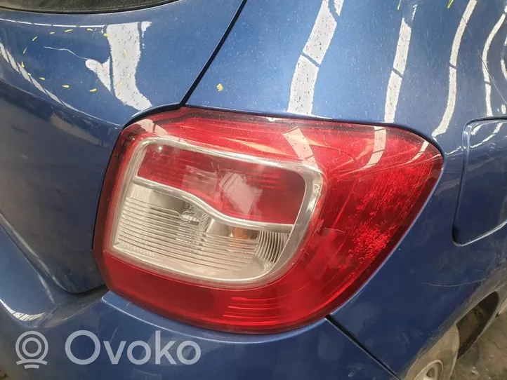 Dacia Sandero Takaluukun takavalot 