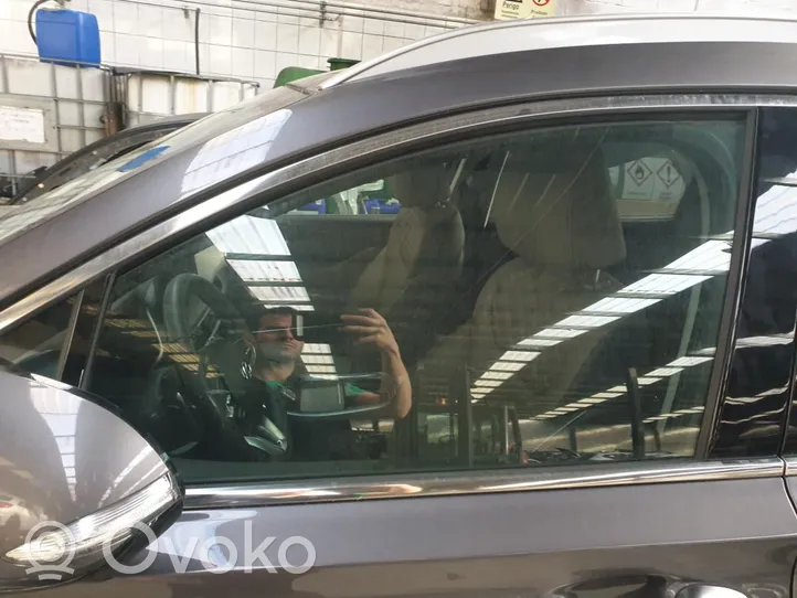 Hyundai Santa Fe Основное стекло передних дверей (четырехдверного автомобиля) 