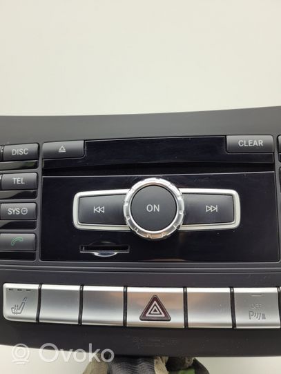 Mercedes-Benz CLS C218 X218 Panel / Radioodtwarzacz CD/DVD/GPS A2129005527