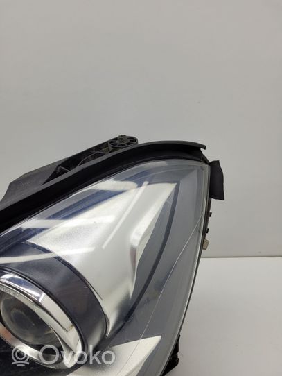 Mercedes-Benz C W204 Lampa przednia A2048204539