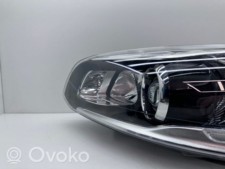 Volvo XC60 Lampa przednia 31698810