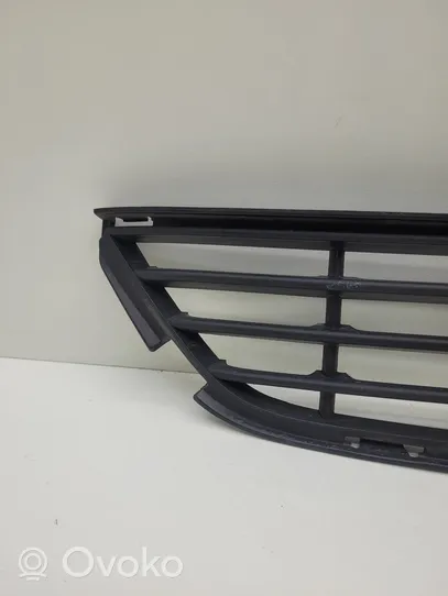 Volvo V40 Grille inférieure de pare-chocs avant 31347091