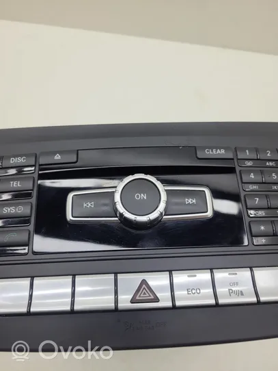 Mercedes-Benz C W204 Radio/CD/DVD/GPS-pääyksikkö A2049009807