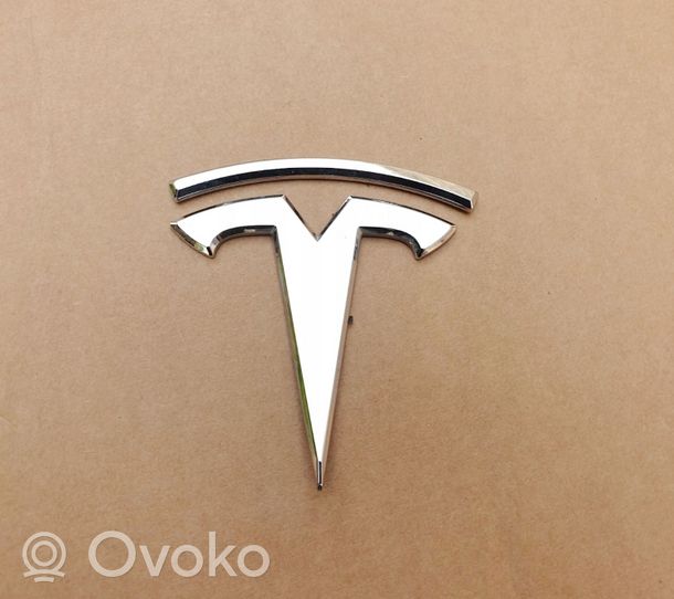 Tesla Model X Valmistajan merkki/mallikirjaimet 