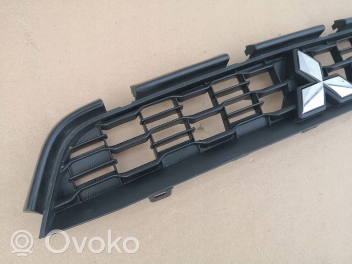 Mitsubishi ASX Maskownica / Grill / Atrapa górna chłodnicy 6402a318