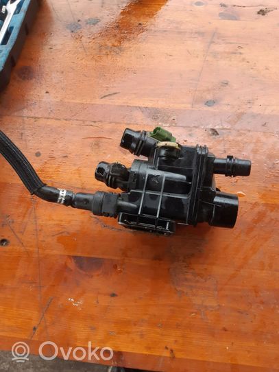 Peugeot 208 Boîtier de thermostat / thermostat 9812131480