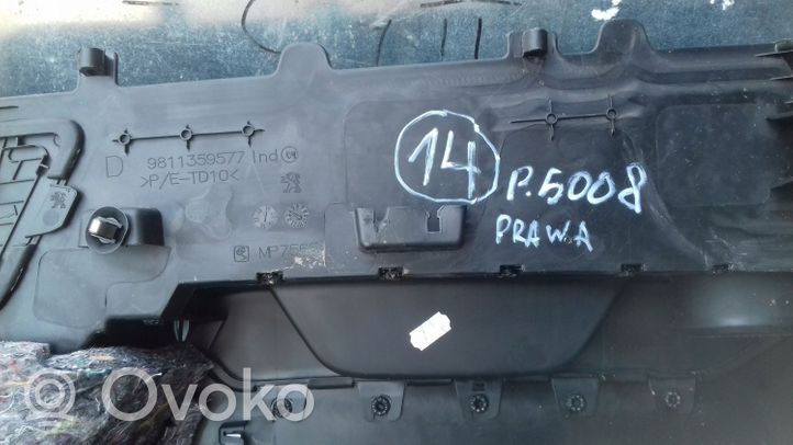 Peugeot 5008 II Boczek / Tapicerka / bagażnika 9811359577