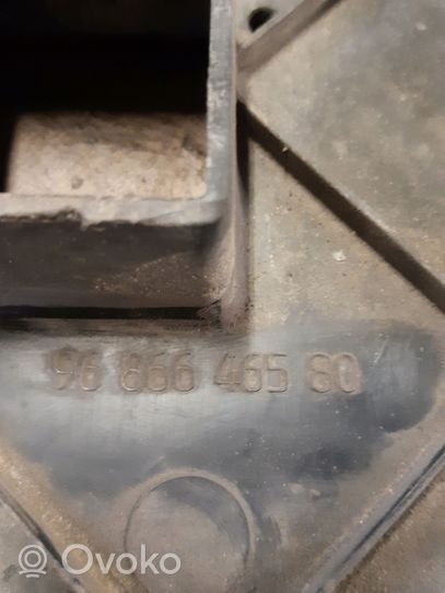 Peugeot 5008 Cache de protection inférieur de pare-chocs avant 9686646580