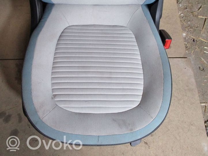 Renault Twingo III Front passenger seat 