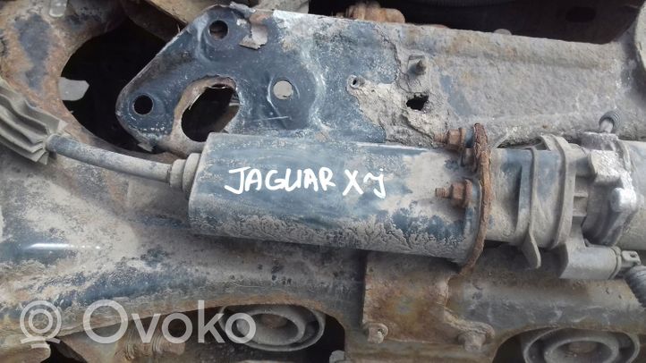 Jaguar XJ X351 Set del kit di montaggio della sospensione posteriore 7151120