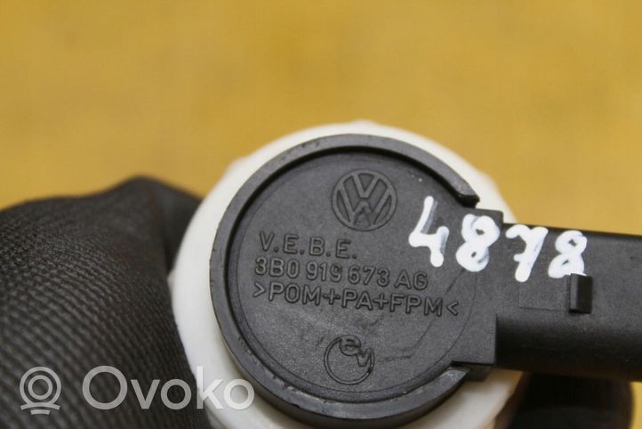Volkswagen PASSAT B5 Sensore di livello del fluido AdBlue 