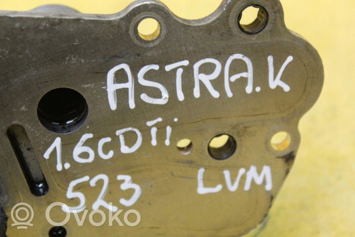 Opel Astra K Moottoriöljyn jäähdytinlaite 
