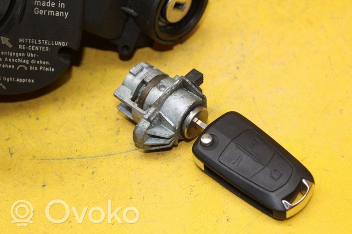 Opel Vectra C Ignition key/card 