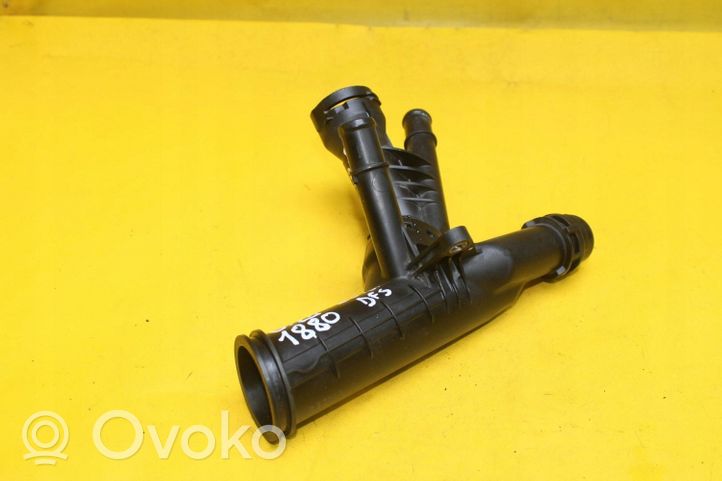 Volkswagen Golf VII Thermostat housing 