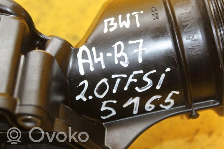 Audi A4 S4 B7 8E 8H Supporto di montaggio del filtro dell’olio 