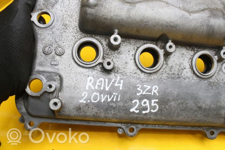 Toyota RAV 4 (XA40) Galvutės dangtelis 