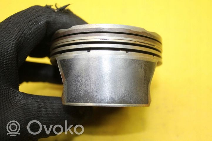 Mercedes-Benz GLE (W166 - C292) Piston 