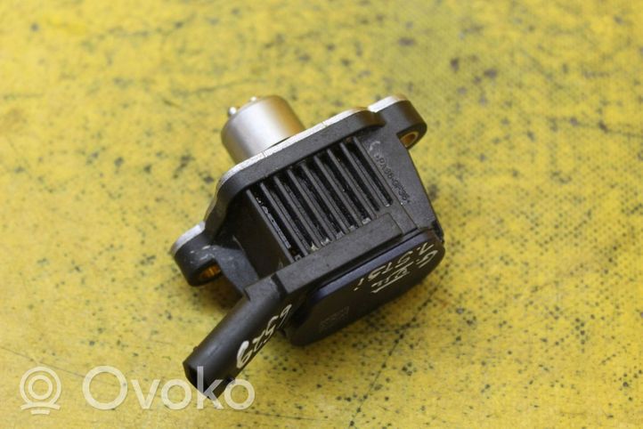 Volkswagen Golf VII Electromagnetic valve 04E906048A