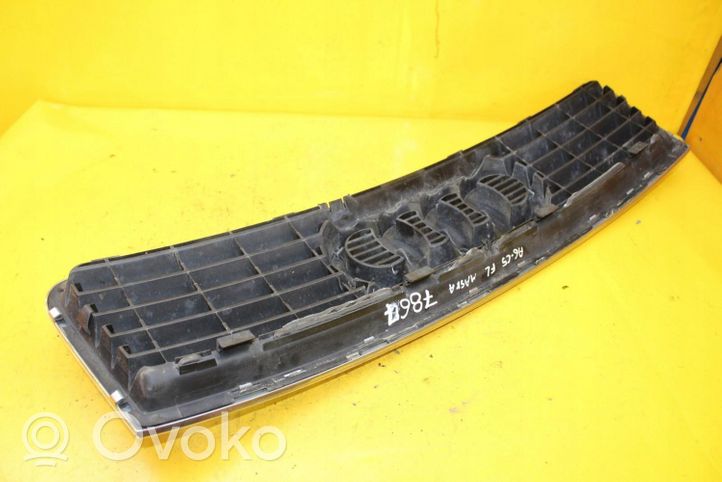 Audi A6 S6 C5 4B Grotelės viršutinės 4B0853651F