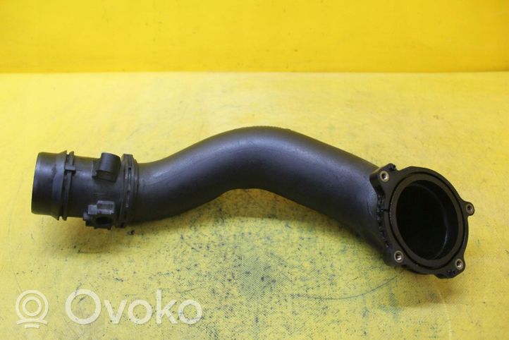 Mercedes-Benz Sprinter W901 W902 W903 W904 Tube d'admission de tuyau de refroidisseur intermédiaire A6510903637