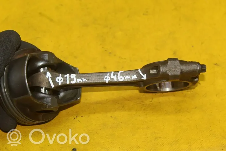 Opel Astra H Piston with connecting rod 0791B