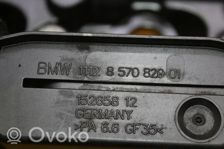 BMW 5 F10 F11 Pokrywa zaworów 8570828