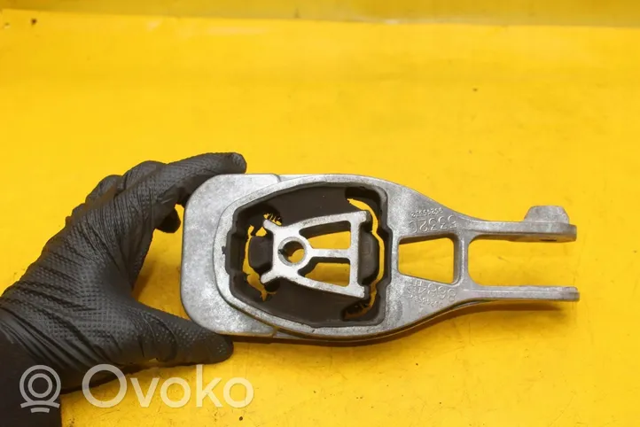 Opel Mokka X Vaihdelaatikon kannake 95245332