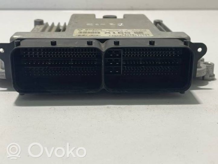 KIA Carens III Sterownik / Moduł ECU 0281032241