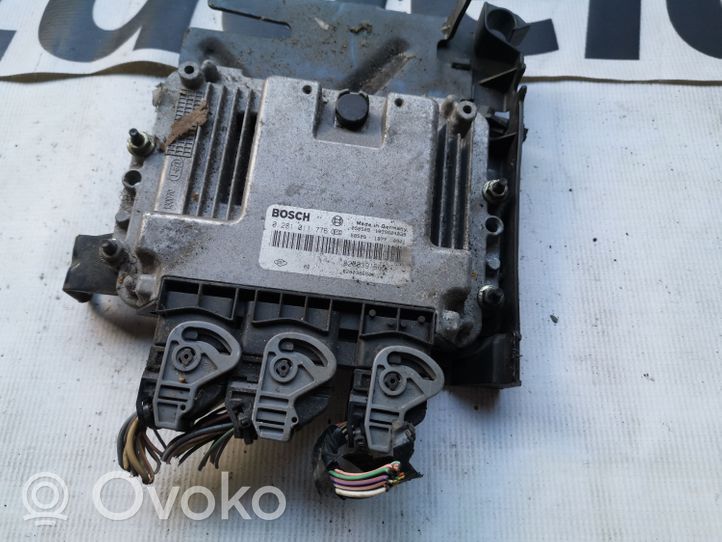 Renault Megane II Sterownik / Moduł ECU 8200391966