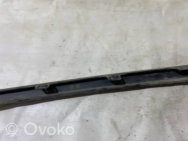 Mercedes-Benz ML W163 Apdailinė priekinio bamperio juosta 1638851425