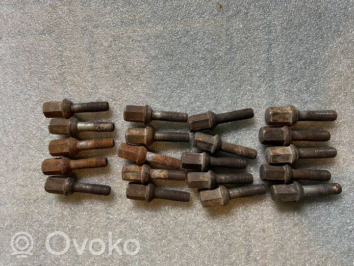 Mercedes-Benz C W203 Nuts/bolts 