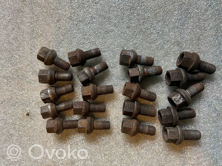 Mercedes-Benz C W203 Nuts/bolts 